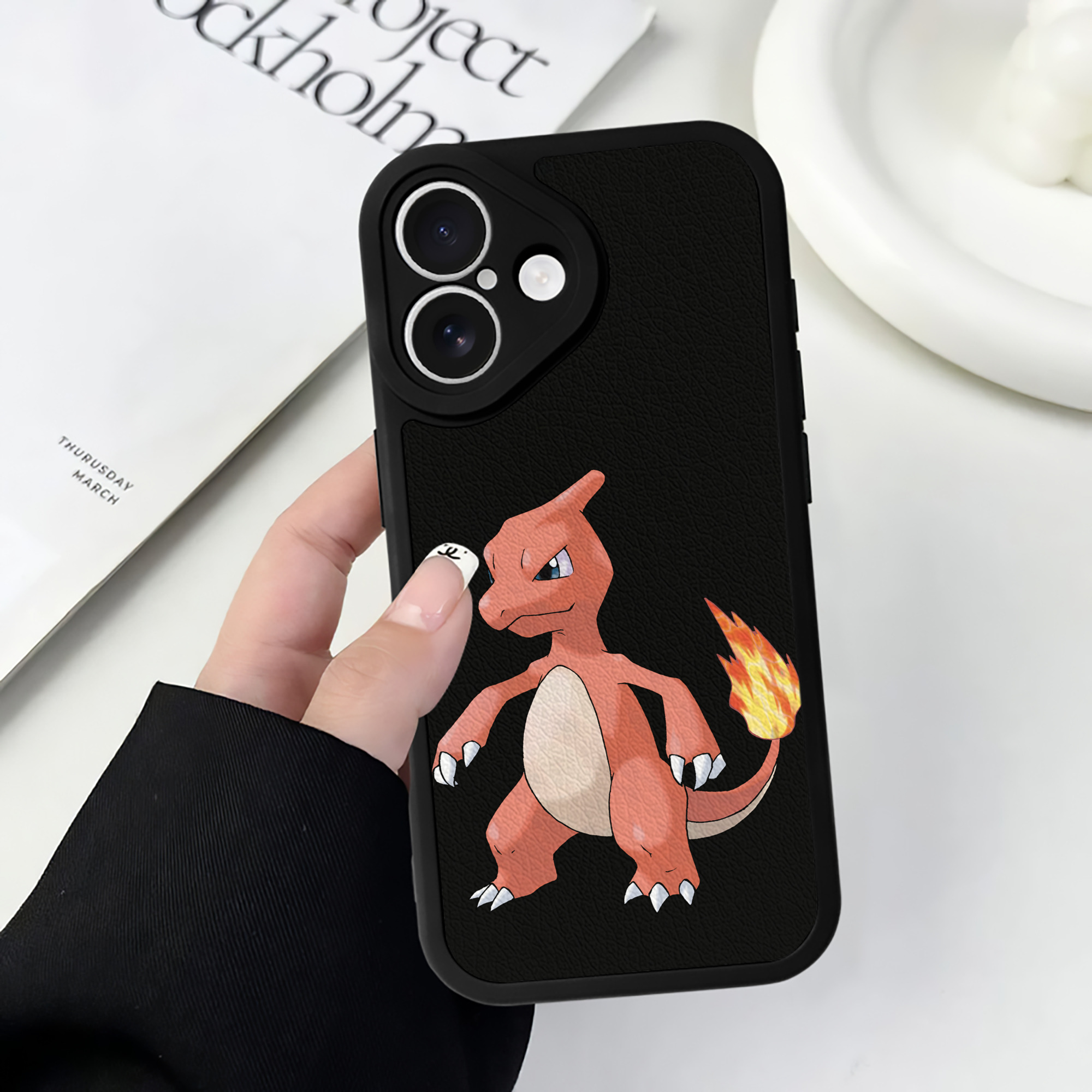 （画像用） ポケットモンスター Pokémon 【iPhone 16シリーズ対応】シリコンスマホケース（レザー調） 材質：シリコン